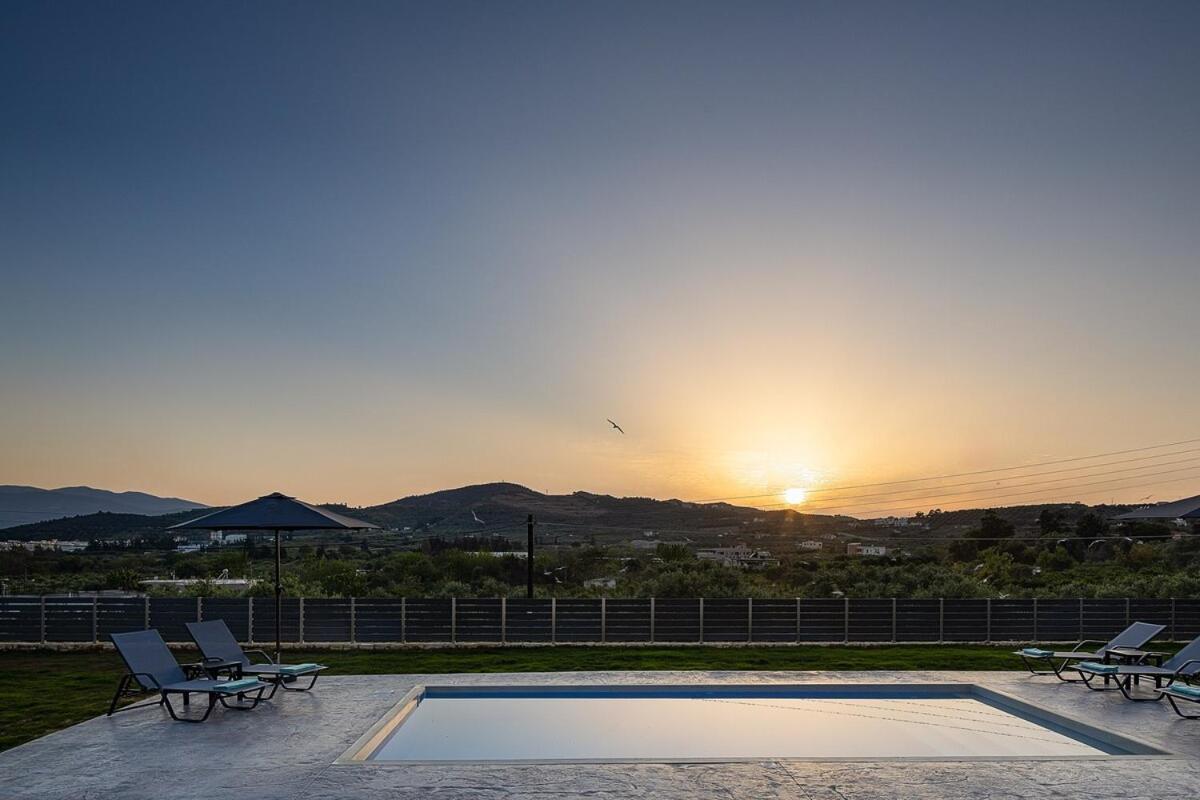 Olive Garden Villa Chania Chrissi Akti Chania Exterior foto